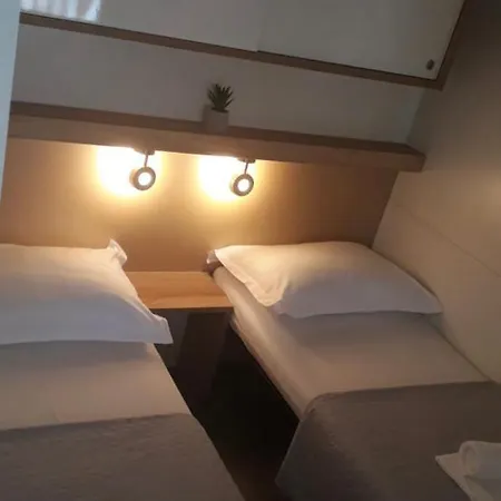Kompleks wypoczynkowy Oaza Mira 2 Mobile House - Camp Basko Polje Baška Voda